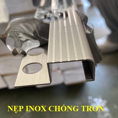 nep-inox-chong-tron-mui-bac-cau-thang-5